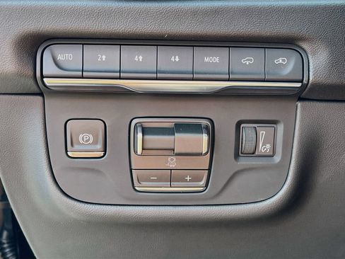New 2026 Cadillac Escalade ESV Luxury w/ LPO, Radiant Package AWD/4WD image 20