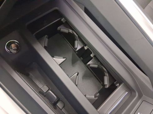 Used 2024 Audi Q8 e-tron Premium Plus w/ Premium Plus Package image 27