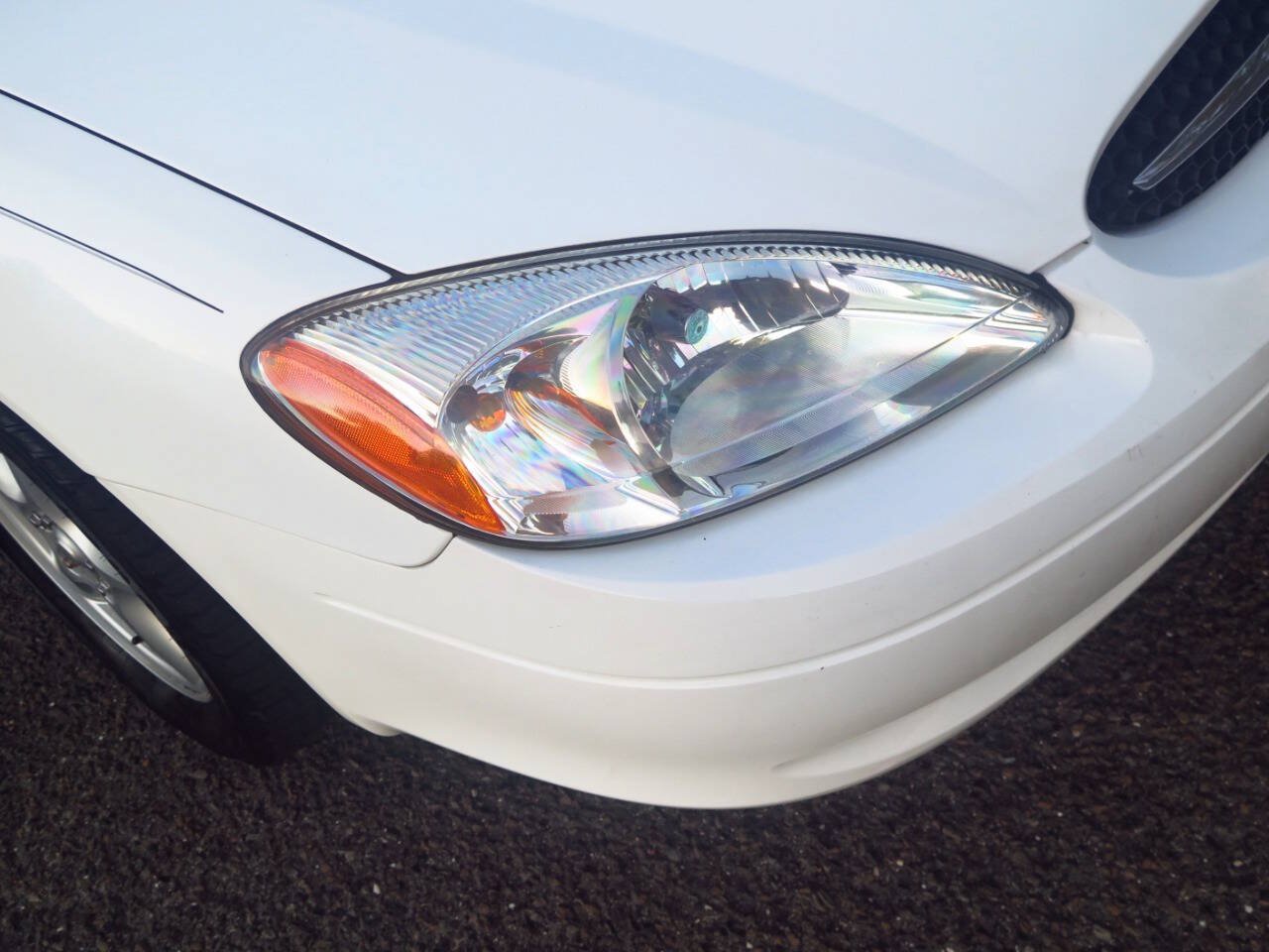 Used 2003 Ford Taurus SES FWD image 25