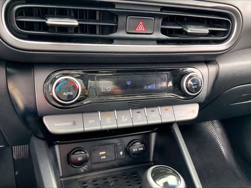 Used 2022 Hyundai Kona Limited FWD image 33