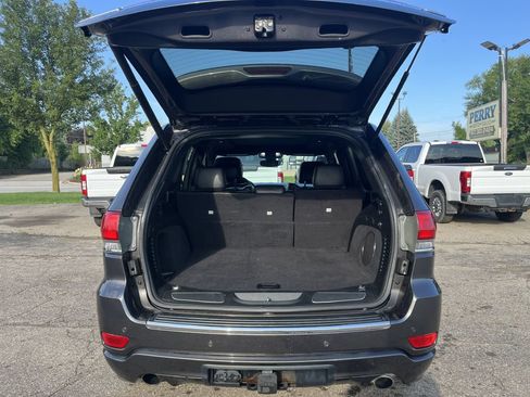 Used 2018 Jeep Grand Cherokee Overland AWD/4WD image 8