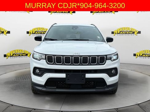 Used 2024 Jeep Compass Latitude image 8