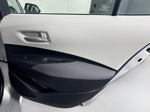 Used 2020 Toyota Corolla LE image 27
