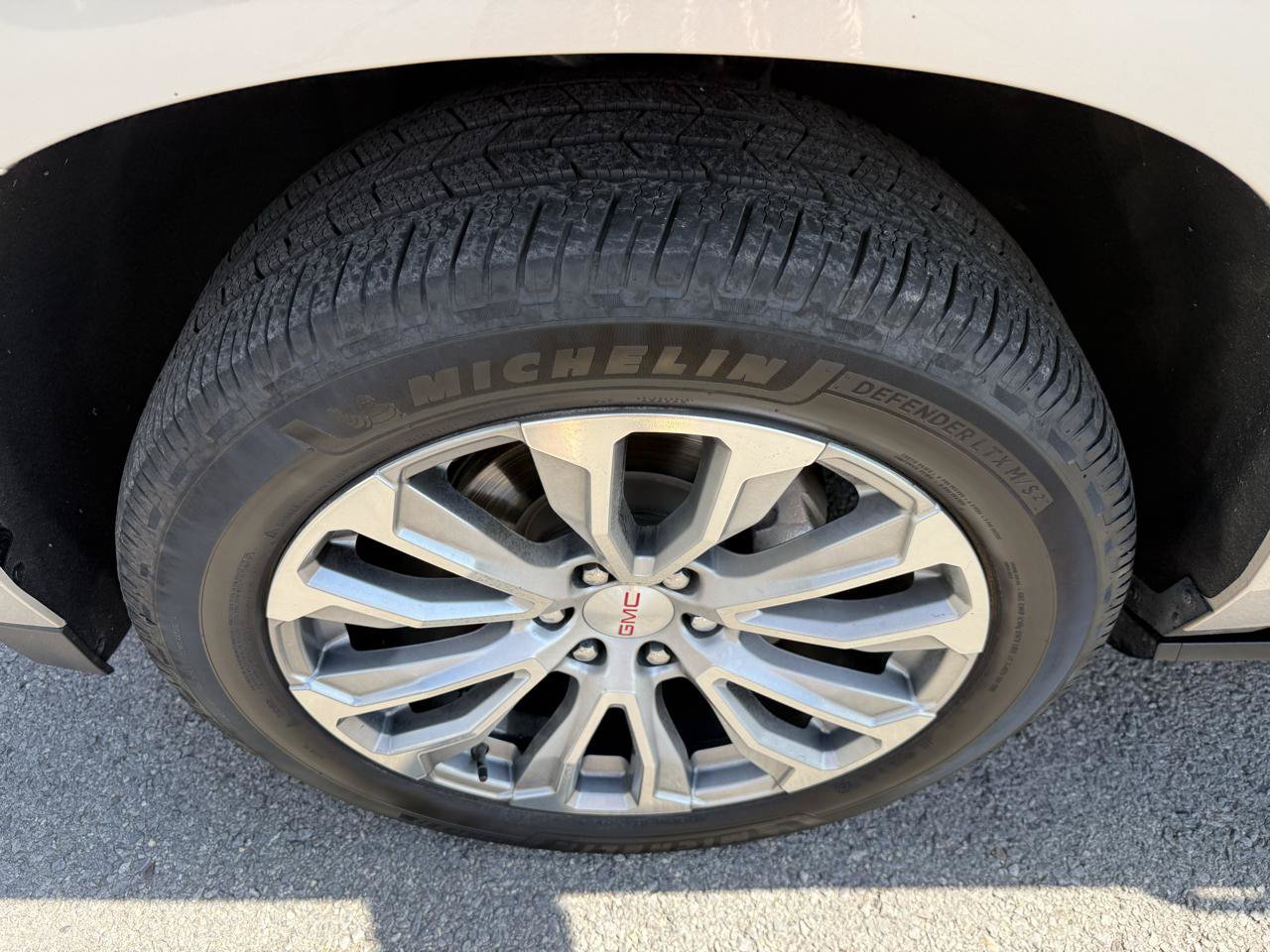 Used 2023 GMC Yukon XL Denali AWD/4WD image 48