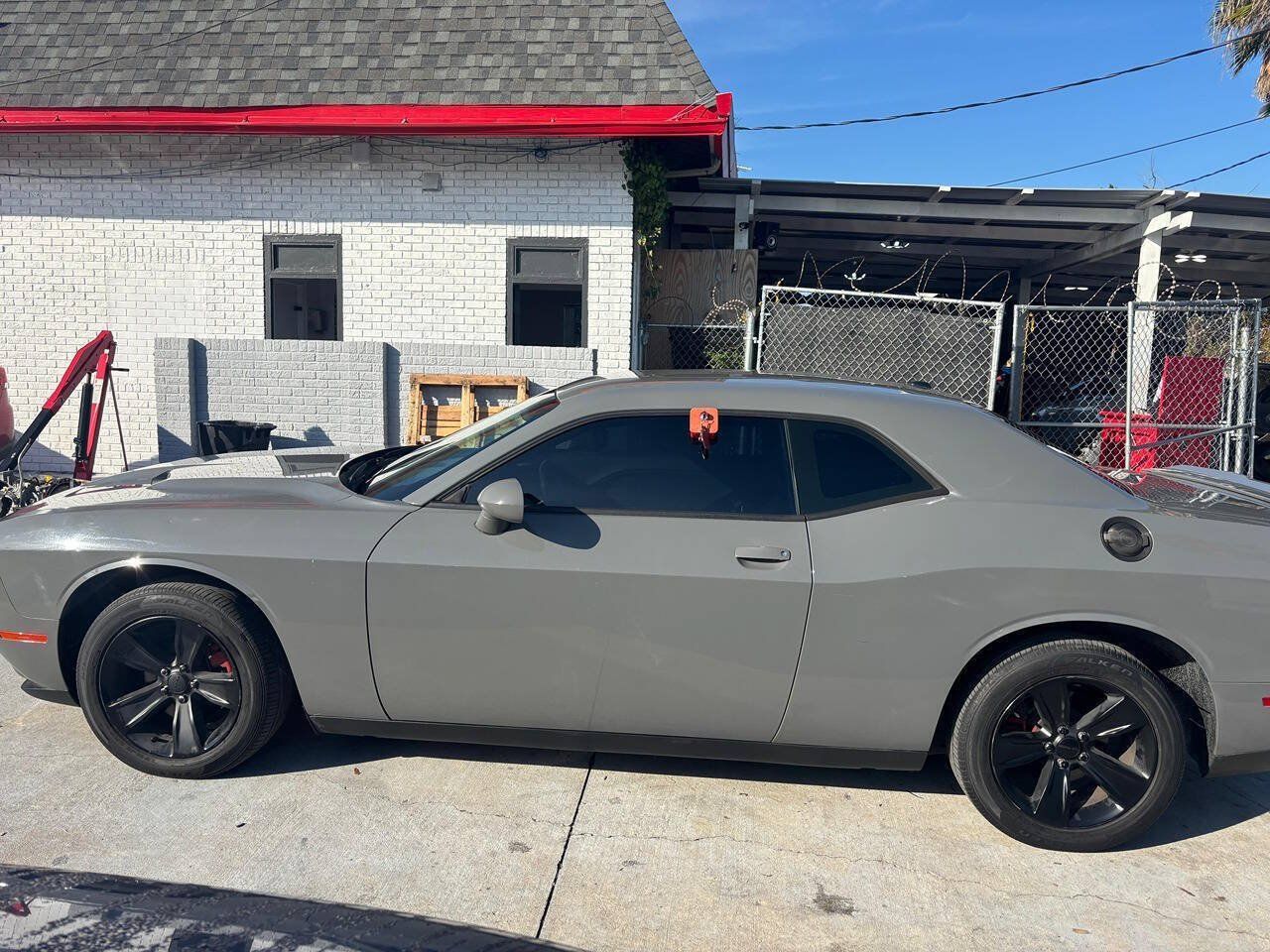 Used 2019 Dodge Challenger SXT RWD image 11