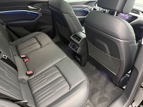 Used 2024 Audi Q8 e-tron Prestige w/ Prestige Package image 29