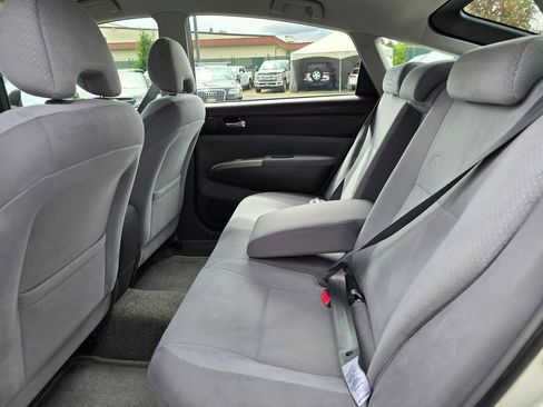 Used 2005 Toyota Prius FWD image 16