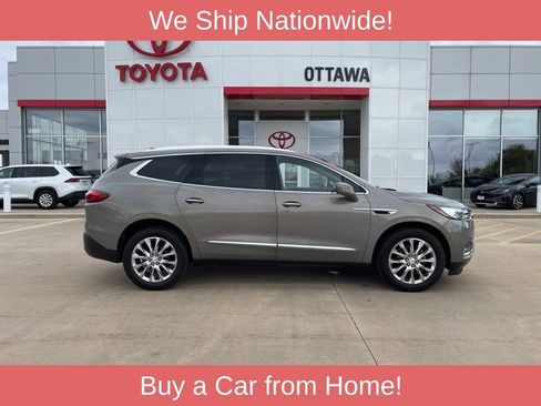 Used 2018 Buick Enclave Premium w/ Experience Buick Package FWD image 4