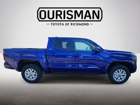 Certified 2025 Toyota Tacoma SR5 AWD/4WD image 8