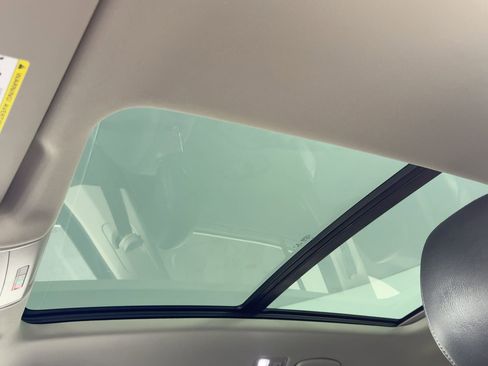 Used 2022 Volkswagen Atlas SEL image 16