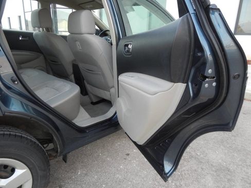 Used 2012 Nissan Rogue S image 31
