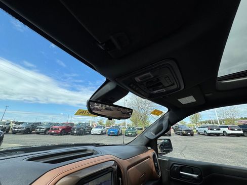 Used 2019 Chevrolet Silverado 1500 High Country w/ Technology Package AWD/4WD image 25