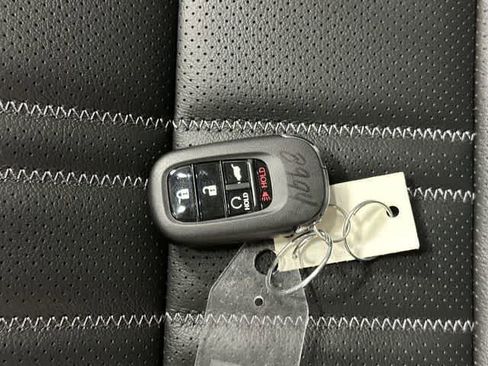 New 2026 Honda HR-V EX-L image 32