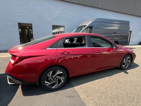 Used 2025 Hyundai Elantra SEL FWD image 6