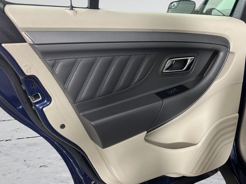 Used 2012 Ford Taurus SEL FWD image 11