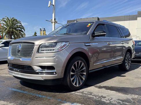 Used 2018 Lincoln Navigator L Select w/ Technology Package AWD/4WD image 4
