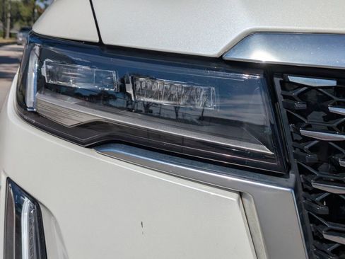 Certified 2022 Cadillac Escalade Premium Luxury image 10