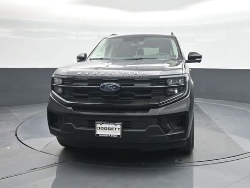 New 2025 Ford Expedition Active image 5