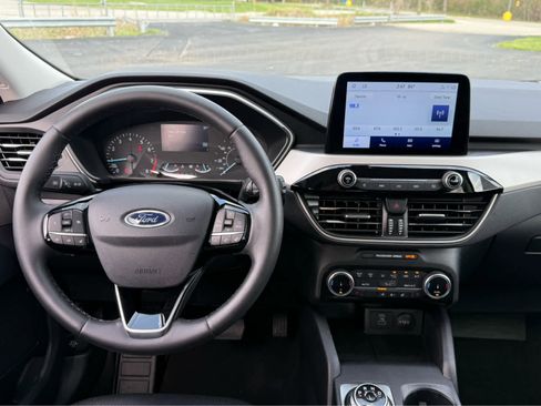 Used 2022 Ford Escape SEL image 15