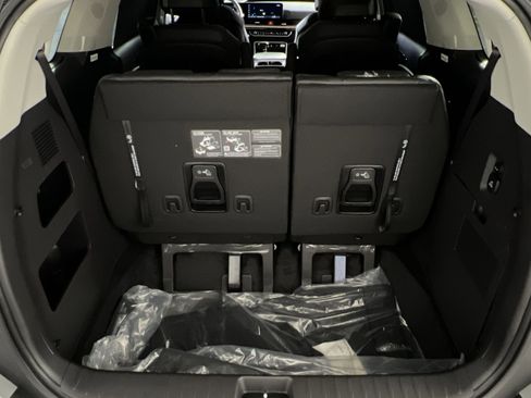 New 2026 Kia Carnival SX Prestige FWD image 25
