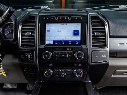 Used 2022 Ford F250 XLT w/ XLT Premium Package image 19