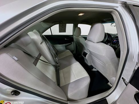 Used 2013 Toyota Camry LE image 27