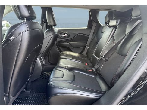 Used 2022 Jeep Cherokee Trailhawk w/ Sun, Sound & Nav Group AWD/4WD image 29