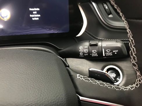 New 2025 Jeep Grand Cherokee L Limited image 17