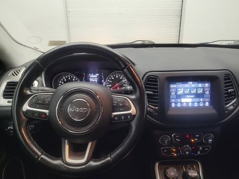 Used 2020 Jeep Compass Latitude image 22