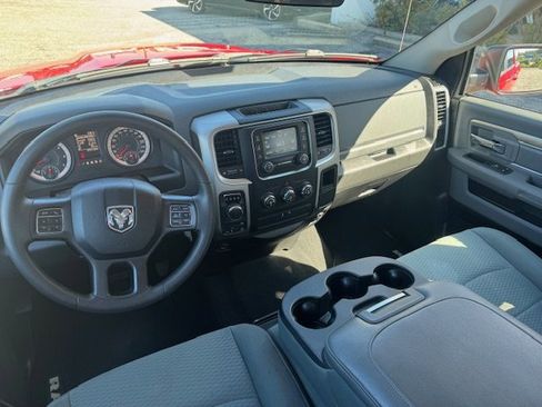Used 2019 RAM 1500 Classic SLT image 11