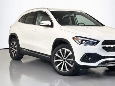 Used 2023 Mercedes-Benz GLA 250 w/ Premium Package image 13