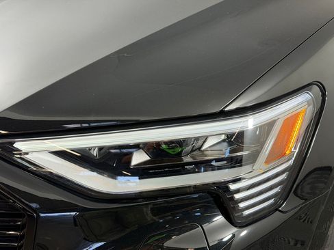 Certified 2023 Audi e-tron Prestige w/ Prestige Package AWD/4WD image 12
