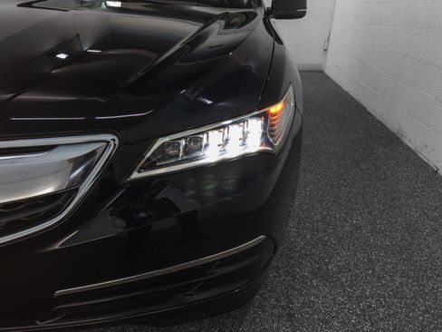 Used 2017 Acura TLX w/ Technology Package FWD image 5