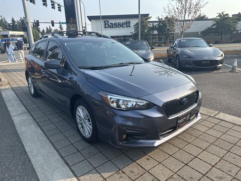 Used 2017 Subaru Impreza 2.0i Premium AWD/4WD image 3