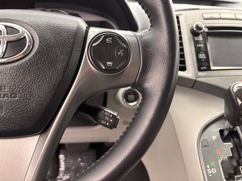 Used 2013 Toyota Venza XLE image 7