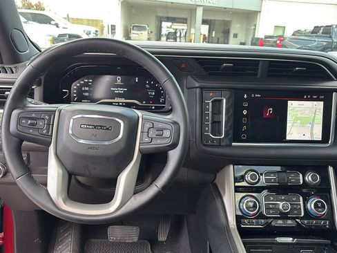 Used 2023 GMC Yukon Denali RWD image 18