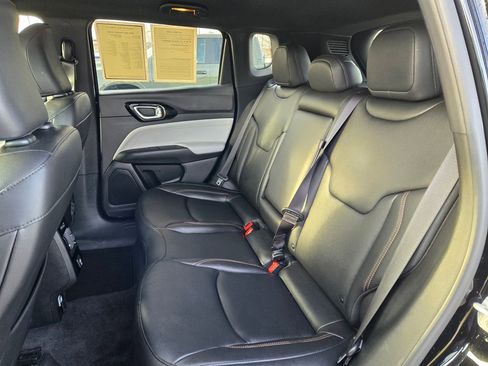 Used 2024 Jeep Compass Limited image 28