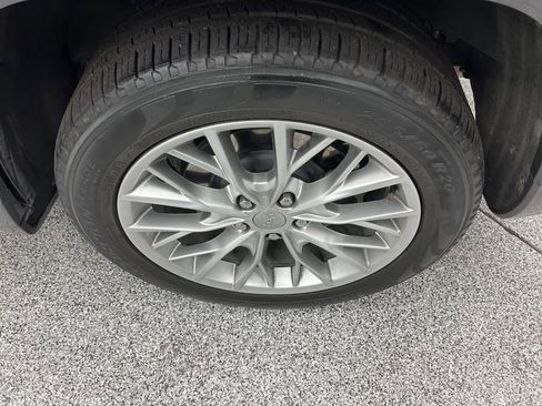 Used 2023 Jeep Grand Cherokee Summit w/ Luxury Tech Group V image 8