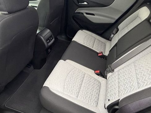 Used 2022 Chevrolet Equinox LT w/ Driver Convenience Package image 14