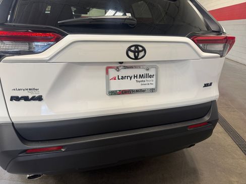 Certified 2025 Toyota RAV4 XLE w/ Convenience Package FWD image 25