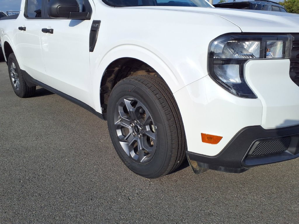 Used 2025 Ford Maverick XLT w/ Equipment Group 302A AWD/4WD image 18