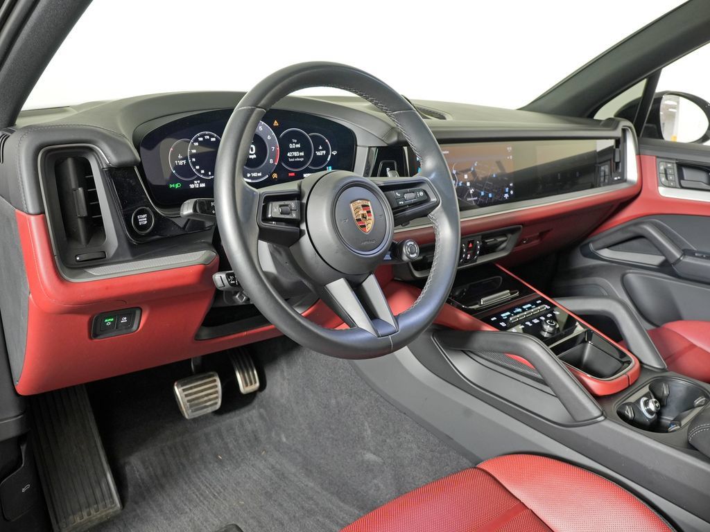 Certified 2024 Porsche Cayenne S AWD/4WD image 4