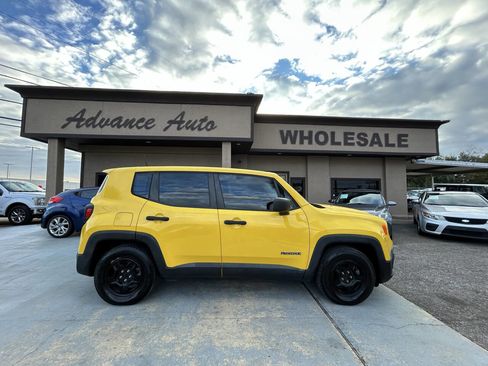 Used 2016 Jeep Renegade Sport image 6
