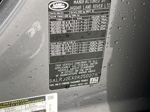 Used 2024 Land Rover Discovery S image 35