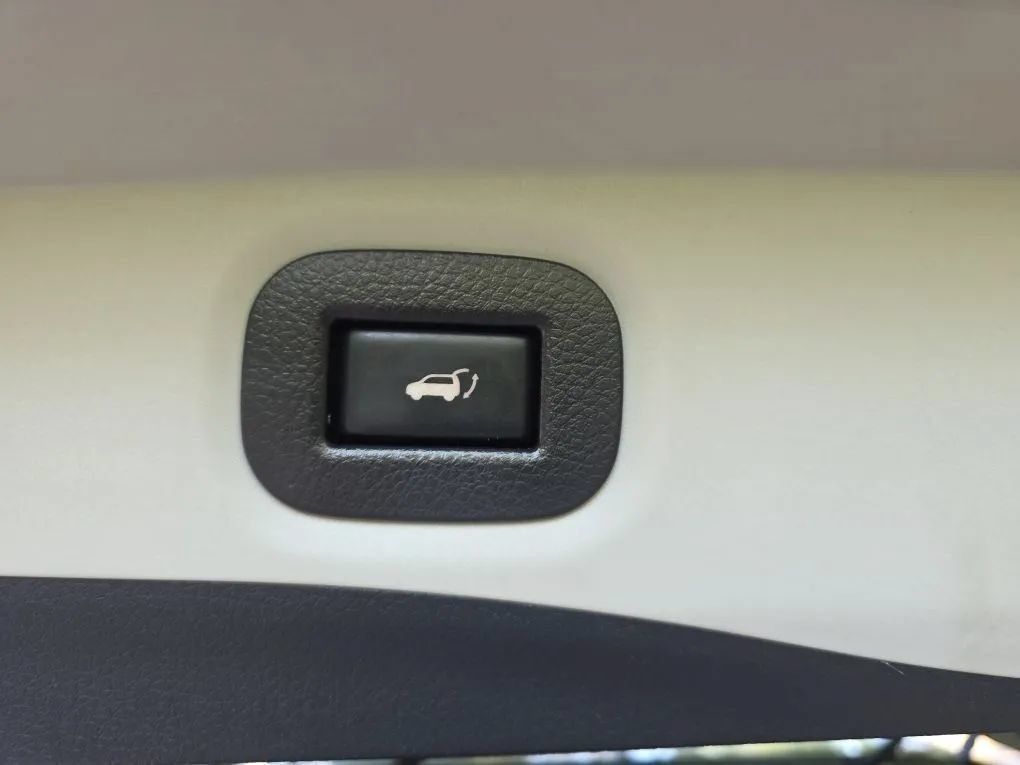 Used 2015 Nissan Rogue SV w/ SV Premium Package AWD/4WD image 49