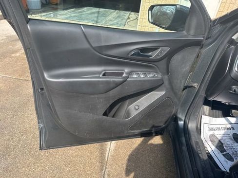 Used 2018 Chevrolet Equinox LT image 8