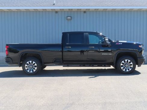 Used 2024 Chevrolet Silverado 2500 Custom w/ Custom Value Package AWD/4WD image 2