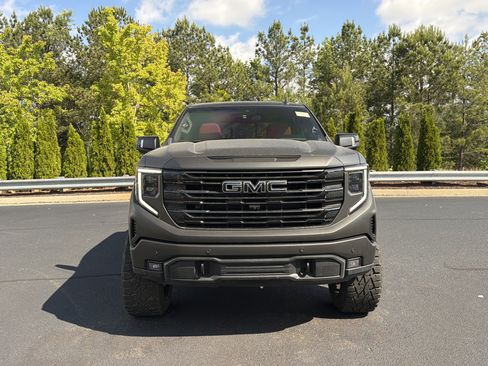 Used 2025 GMC Sierra 1500 Elevation w/ Elevation Premium Package AWD/4WD image 10