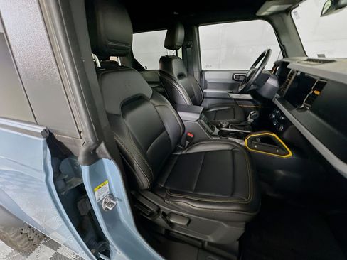 Used 2023 Ford Bronco Badlands image 31