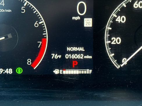 Certified 2025 Honda HR-V LX image 25